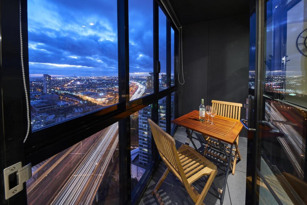 Mega Style Apartments The International Мельбурн Экстерьер фото